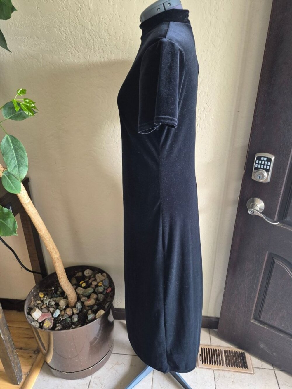Helen BlakeBlack Velvet Mock Neck Midi Dress Size M - Picture 5 of 5
